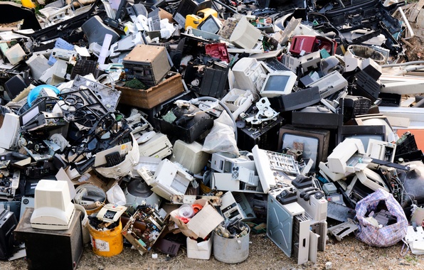 trash-pollution-electronics.jpg