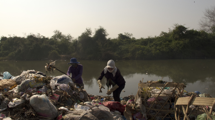 nature-waste-pollution-river-water-bank-1589013-pxhere.com.jpg