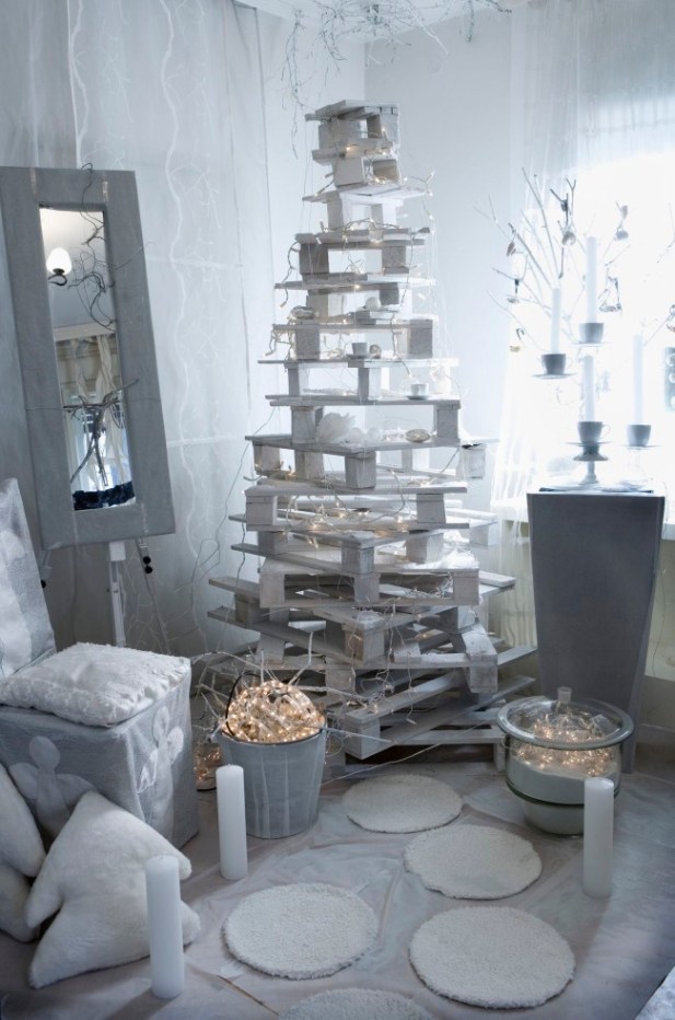 rustic-pallet-christmas-tree-2.jpg
